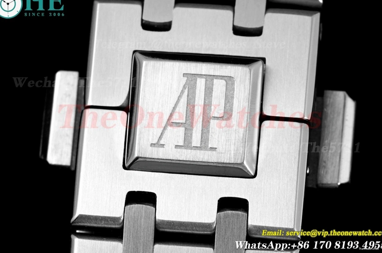 Ladies 33mm Quartz Royal Oak Black SS SS Swiss Dial 8F 0501